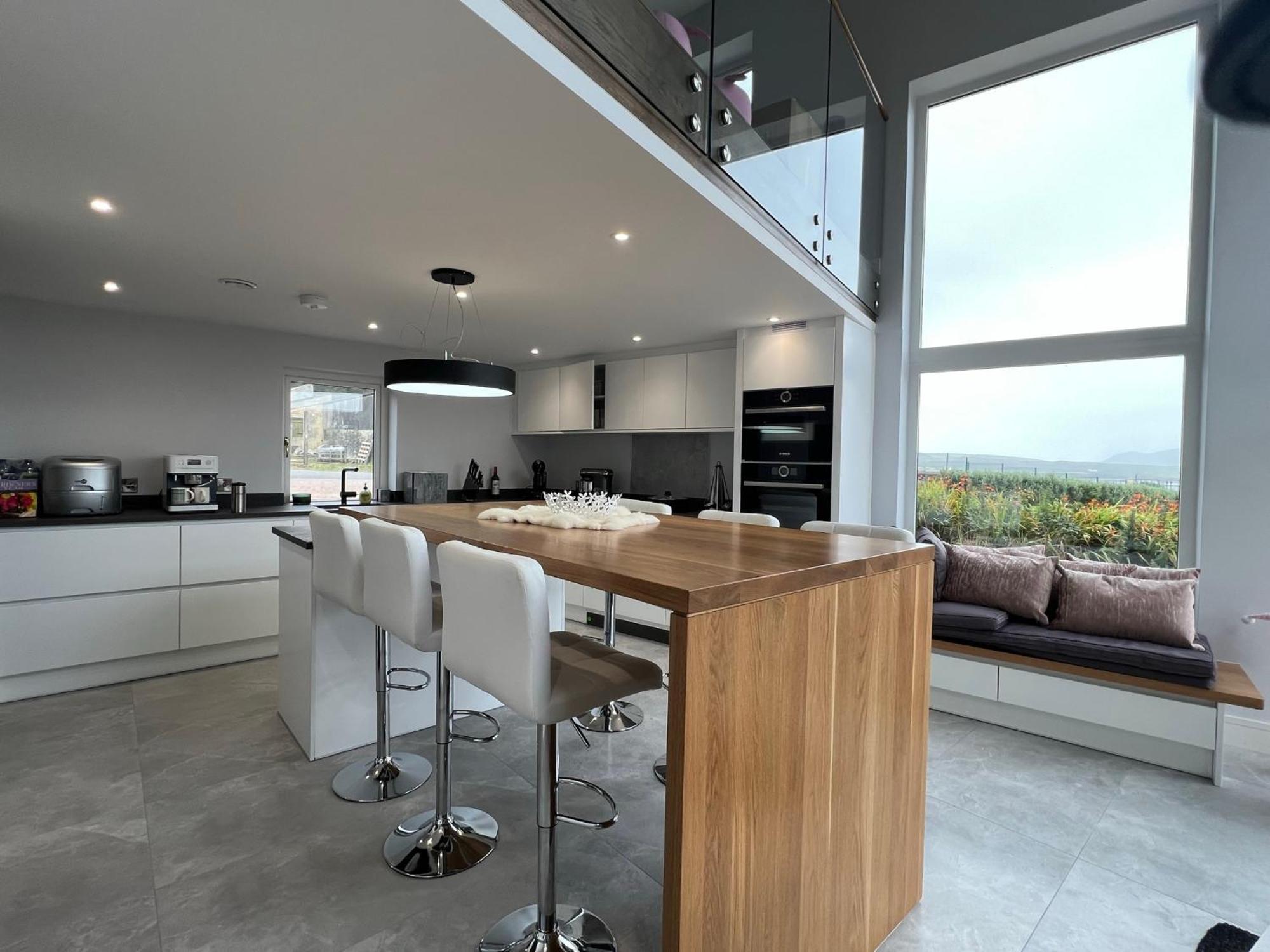 Exlusive Modern Living On Valentia Island Apartment Knights Town ภายนอก รูปภาพ